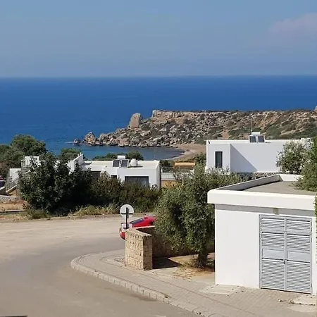 Villa A Luxurious Seafront With A Private Pool *